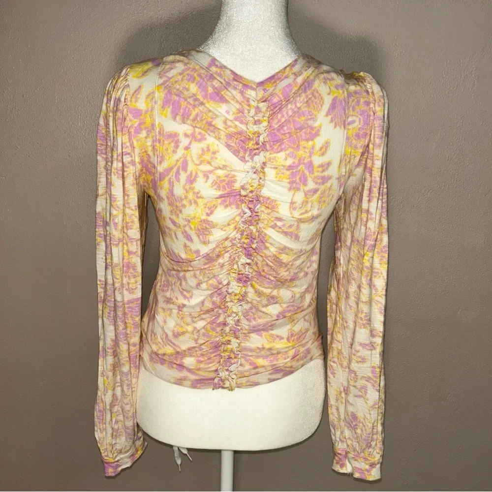 Free people purple/pink floral crunched front & back ruffle sleeve v neck blouse - Picture 2 of 6